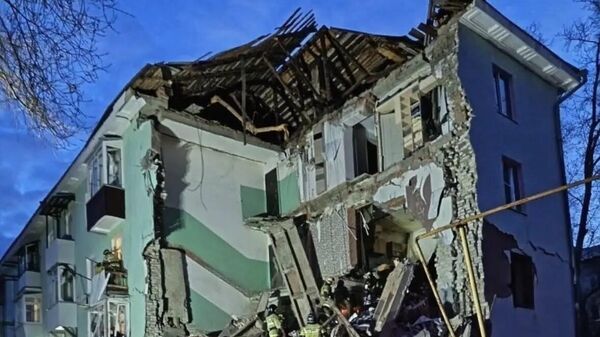 Drones ucranianos destroem seção de prédio residencial, deixando 12 feridos em Syzran, na Rússia - Sputnik Brasil