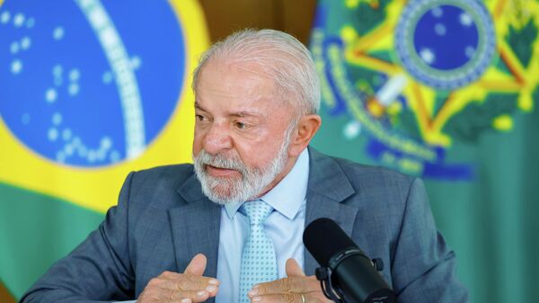 O presidente brasileiro Luiz Inácio Lula da Silva durante entrevista ao Brasil247, Revista Fórum e DCM, no Palácio do Planalto, Brasília, 14 de abril de 2026 - Sputnik Brasil