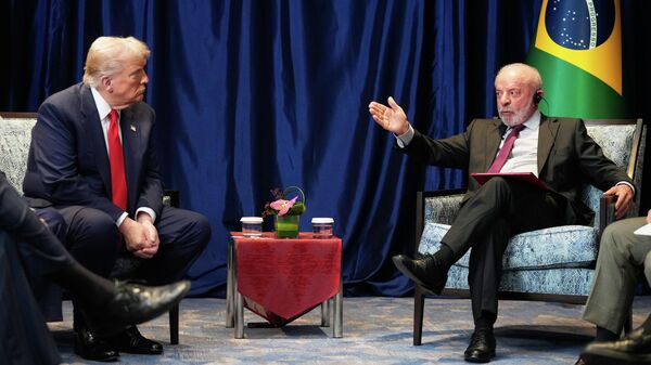 Encontro dos presidentes do Brasil, Luiz Inácio Lula da Silva, e dos EUA, Donald Trump, na Malásia. Outubro de 2025. - Sputnik Brasil