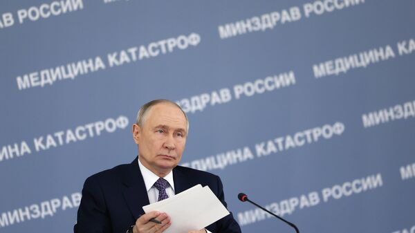 O presidente Vladimir Putin visitou o Centro Federal de Medicina de Desastres - Sputnik Brasil