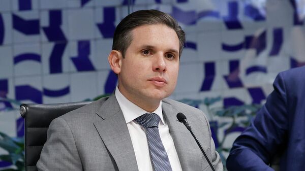 O presidente da Câmara dos Deputados, Hugo Motta (Republicanos-PB), durante reunião de líderes, em 28 de abril de 2026 - Sputnik Brasil