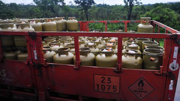 Botijão de 13 quilos de gás de cozinha - Sputnik Brasil