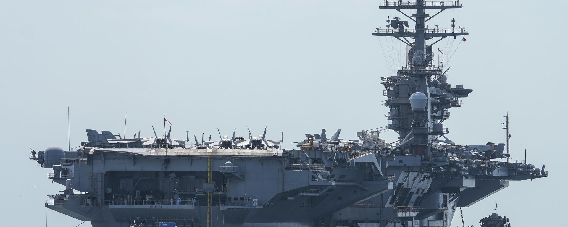 Porta-aviões nuclear USS Nimitz, o mais antigo em operação no mundo, atraca no golfo do Panamá, em 30 de março de 2026 - Sputnik Brasil, 1920, 30.04.2026