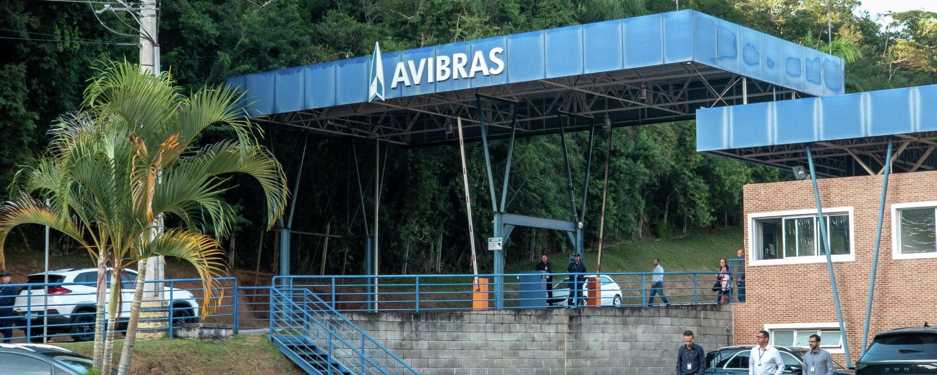 Funcionários são vistos nas dependências da Avibras Aeroco - Sputnik Brasil, 1920, 04.05.2026