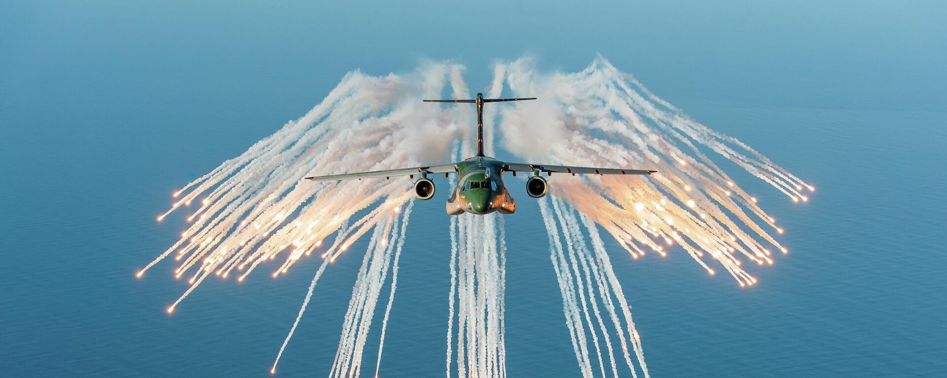 Embraer C-390 Millennium durante demonstração de voo - Sputnik Brasil, 1920, 04.05.2026