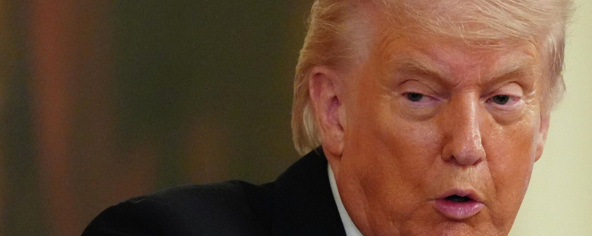 O presidente dos Estados Unidos, Donald Trump, discursa durante um evento na Casa Branca, em 4 de maio de 2026 - Sputnik Brasil, 1920, 05.05.2026