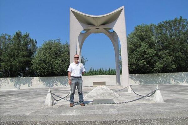  Mario Pereira, filho de ex-combatente cuidou do Monumento Votivo Militar Brasileiro, em Pistoia por muitos anos - Sputnik Brasil