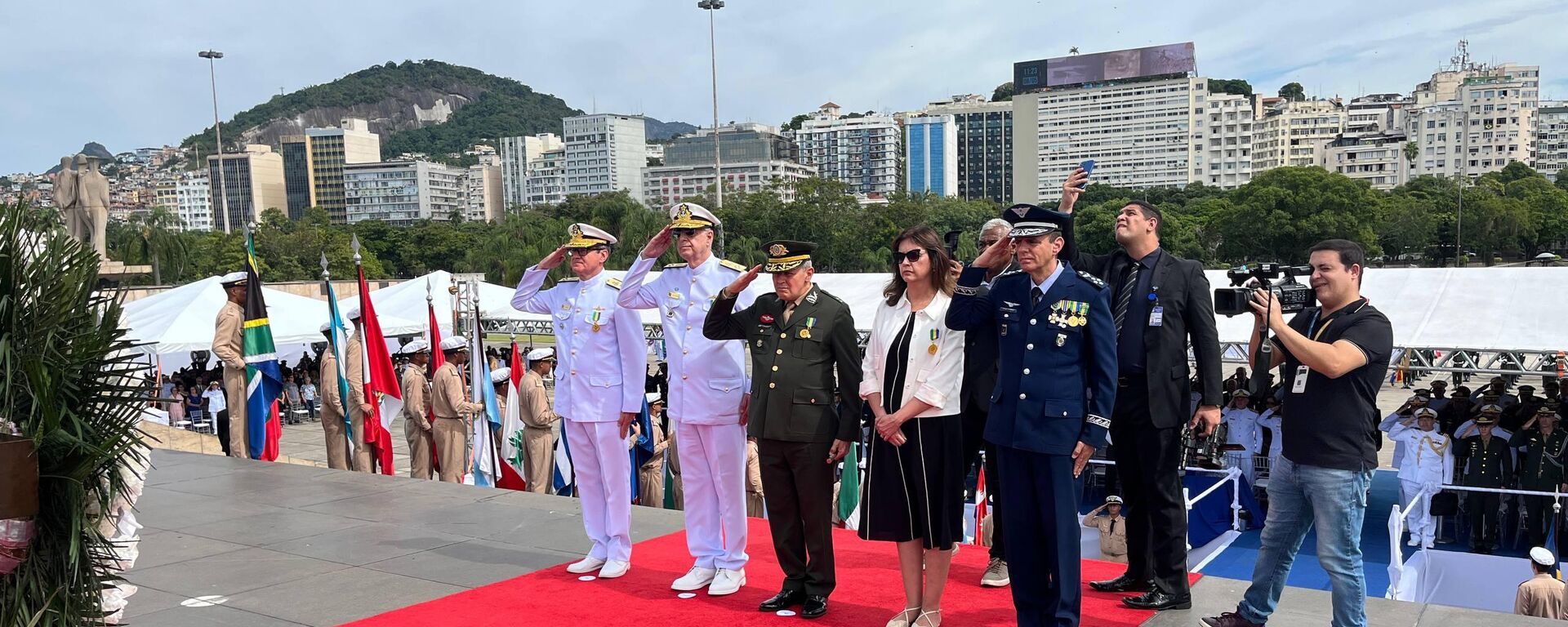 Representantes das Forças Armadas e do Ministério da Defesa durante cerimônia do 81º Dia da Vitória, no Rio de Janeiro (RJ), em 8 de maio de 2026 - Sputnik Brasil, 1920, 08.05.2026