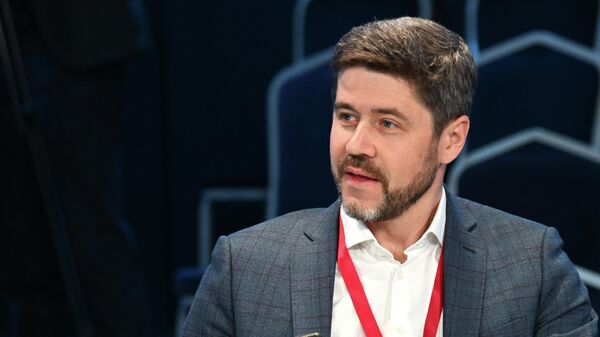 Dmitry Shcherbinin participa de painel durante o Fórum Econômico Internacional de São Petersburgo (SPIEF, na sigla em inglês), em 2023 (foto de arquivo) - Sputnik Brasil