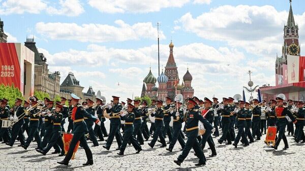  Parada militar na Praça Vermelha em Moscou pelo 81º aniversário da Grande Vitória - Sputnik Brasil