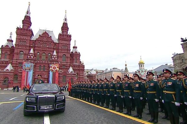 Parada militar começa na Praça Vermelha em Moscou, 9 de maio de 2026 - Sputnik Brasil