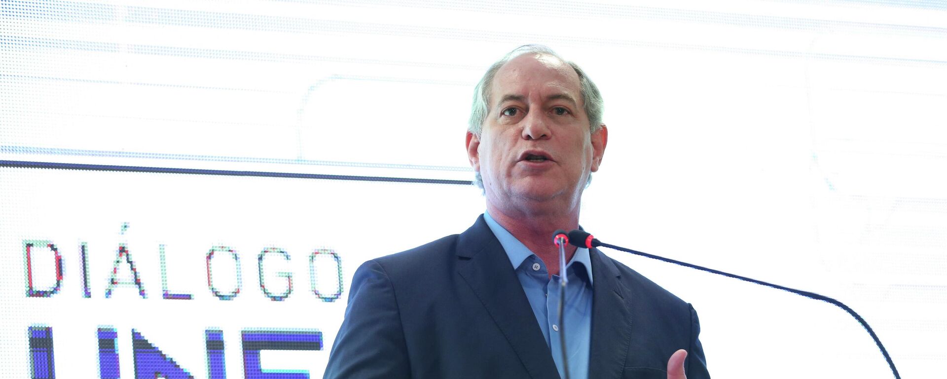 Ciro Gomes discursando durante evento, em 14 de agosto de 2018 - Sputnik Brasil, 1920, 09.05.2026