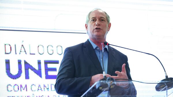 Ciro Gomes discursando durante evento, em 14 de agosto de 2018 - Sputnik Brasil