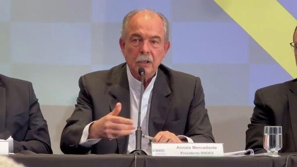 O presidente do Banco Nacional de Desenvolvimento Econômico e Social (BNDES), Aloizio Mercadante, durante coletiva em São Paulo (SP) - Sputnik Brasil