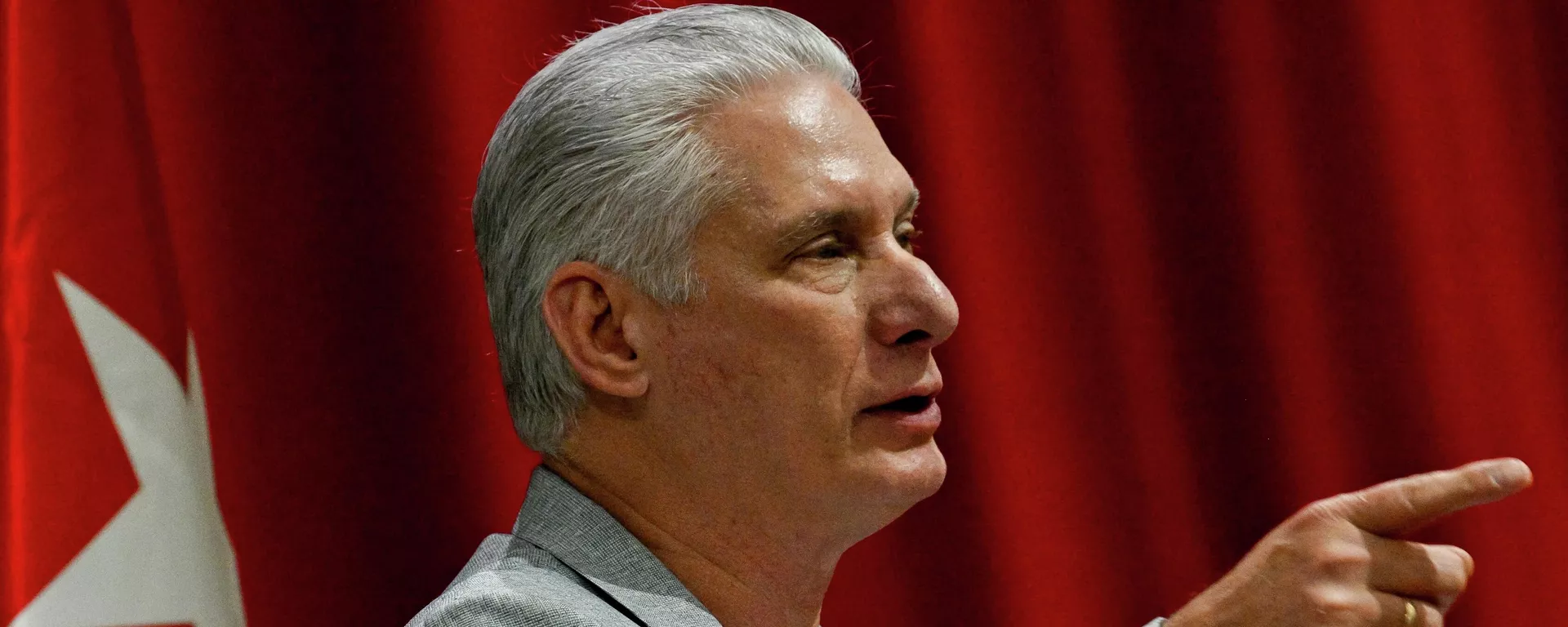 O presidente de Cuba, Miguel Díaz-Canel, discursa aos participantes da Nuestra América no Palácio das Convenções em Havana, Cuba, em 20 de março de 2026 - Sputnik Brasil, 1920, 13.05.2026