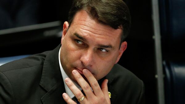Flávio Bolsonaro (PL-RJ) durante votação no Congresso, em 22 de outubro de 2019 - Sputnik Brasil
