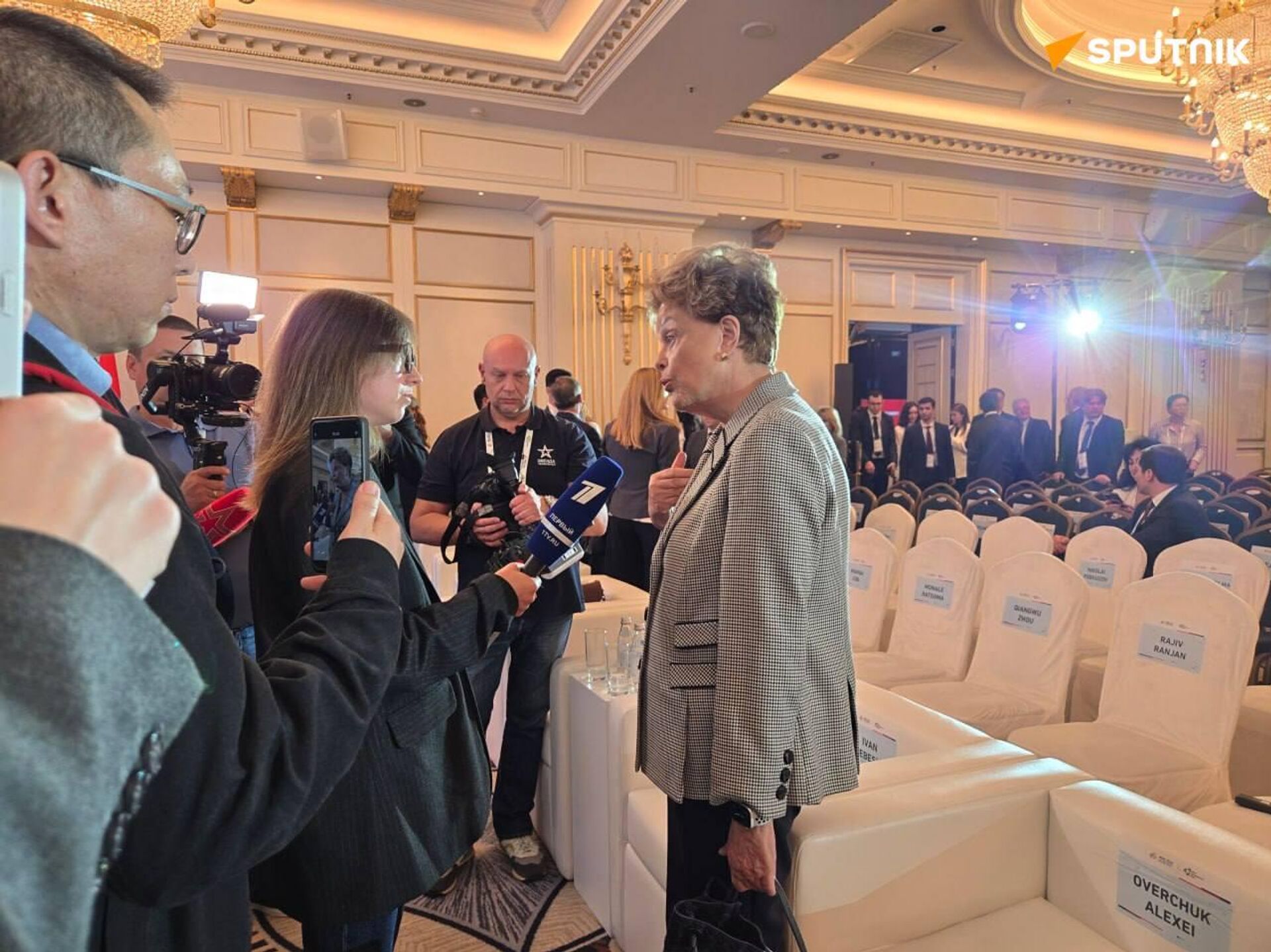 Presidente do Banco do BRICS (NBD), Dilma Rousseff está presente na reunião anual do Conselho de Governadores do NBD em Moscou