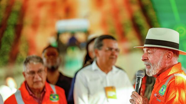 O presidente Luiz Inácio Lula da Silva durante anúncio da retomada da produção de fertilizantes na Fábrica de Fertilizantes Nitrogenados da Bahia (Fafen-BA) em Camaçari, em 14 de maio de 2026 - Sputnik Brasil