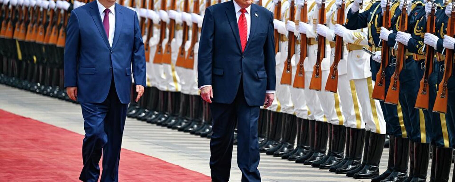 O presidente dos EUA, Donald Trump, e seu homólogo chinês, Xi Jinping, em Pequim. - Sputnik Brasil, 1920, 16.05.2026