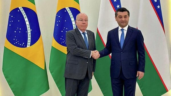Na segunda etapa do roteiro pela Ásia Central, o Ministro Mauro Vieira iniciou sua agenda em Tashkent com reunião com o Ministro do Investimento, Indústria e Comércio do Uzbequistão, Laziz Kudratov.  - Sputnik Brasil