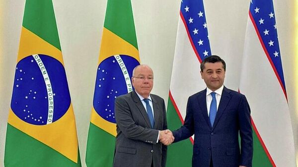 Na segunda etapa do roteiro pela Ásia Central, o Ministro Mauro Vieira iniciou sua agenda em Tashkent com reunião com o Ministro do Investimento, Indústria e Comércio do Uzbequistão, Laziz Kudratov.  - Sputnik Brasil