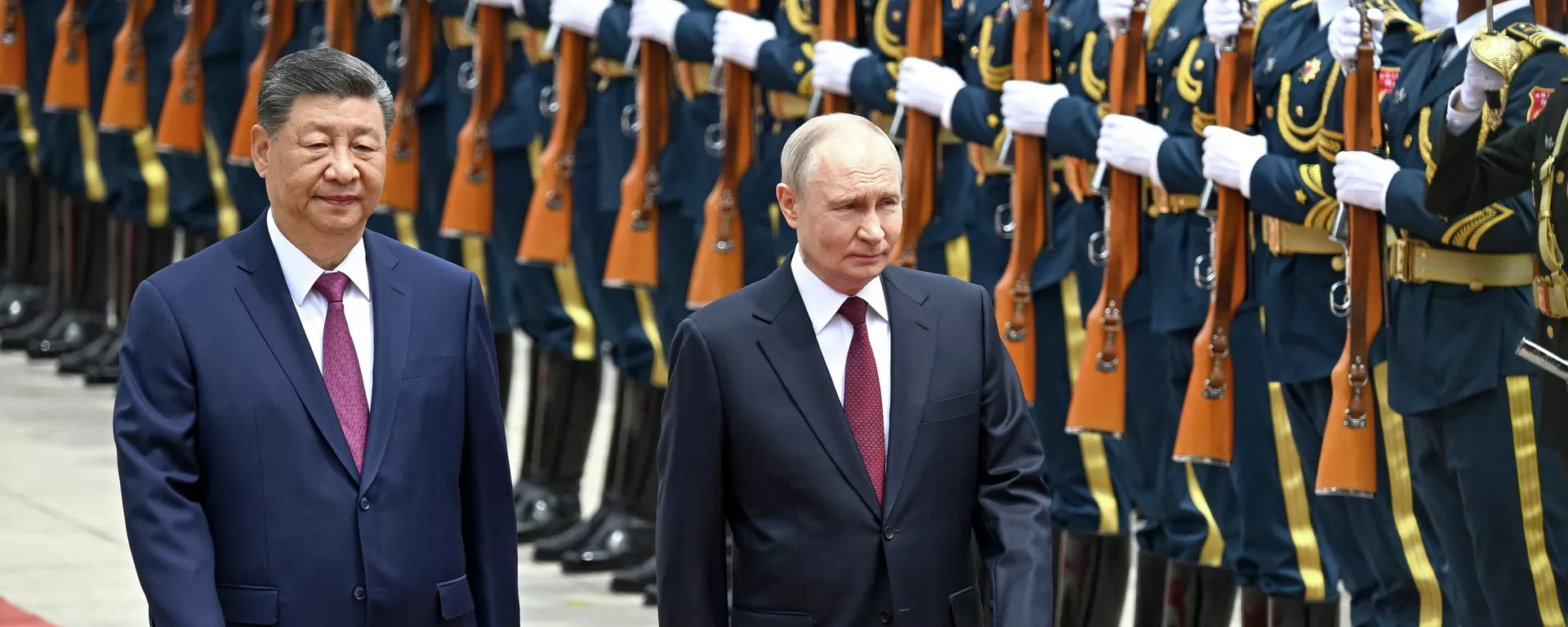 Presidentes da Rússia, Vladimir Putin, e da China, Xi Jinping, durante cerimônia em Pequim. 20 de maio de 2026 - Sputnik Brasil, 1920, 20.05.2026