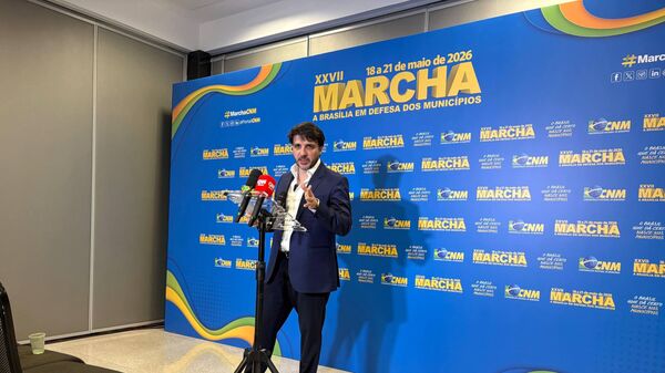 Pré-candidato à presidência do Brasil Renan Santos (Missão) durante evento Marcha a Brasília em Defesa dos Municípios, em Brasília (DF) - Sputnik Brasil