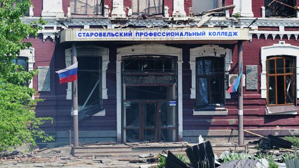 Edifício atacado por drones ucranianos em Starobelsk, na República Popular de Lugansk - Sputnik Brasil