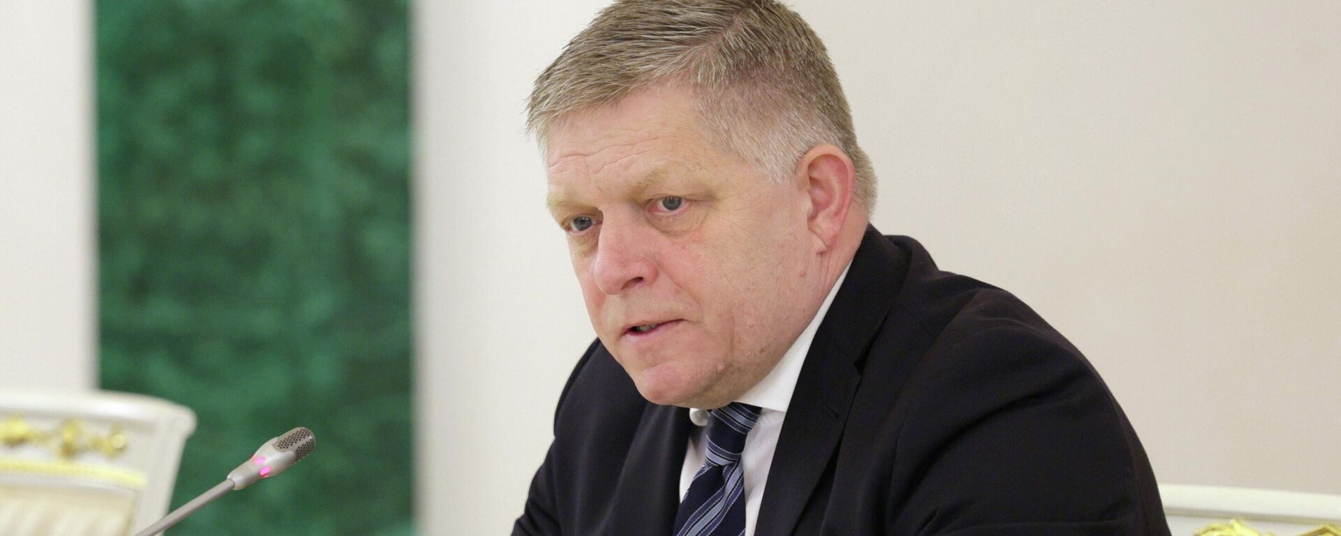 O primeiro-ministro da Eslováquia, Robert Fico, durante uma reunião com o presidente da Rússia, Vladimir Putin, em 9 de maio de 2026 - Sputnik Brasil, 1920, 26.05.2026