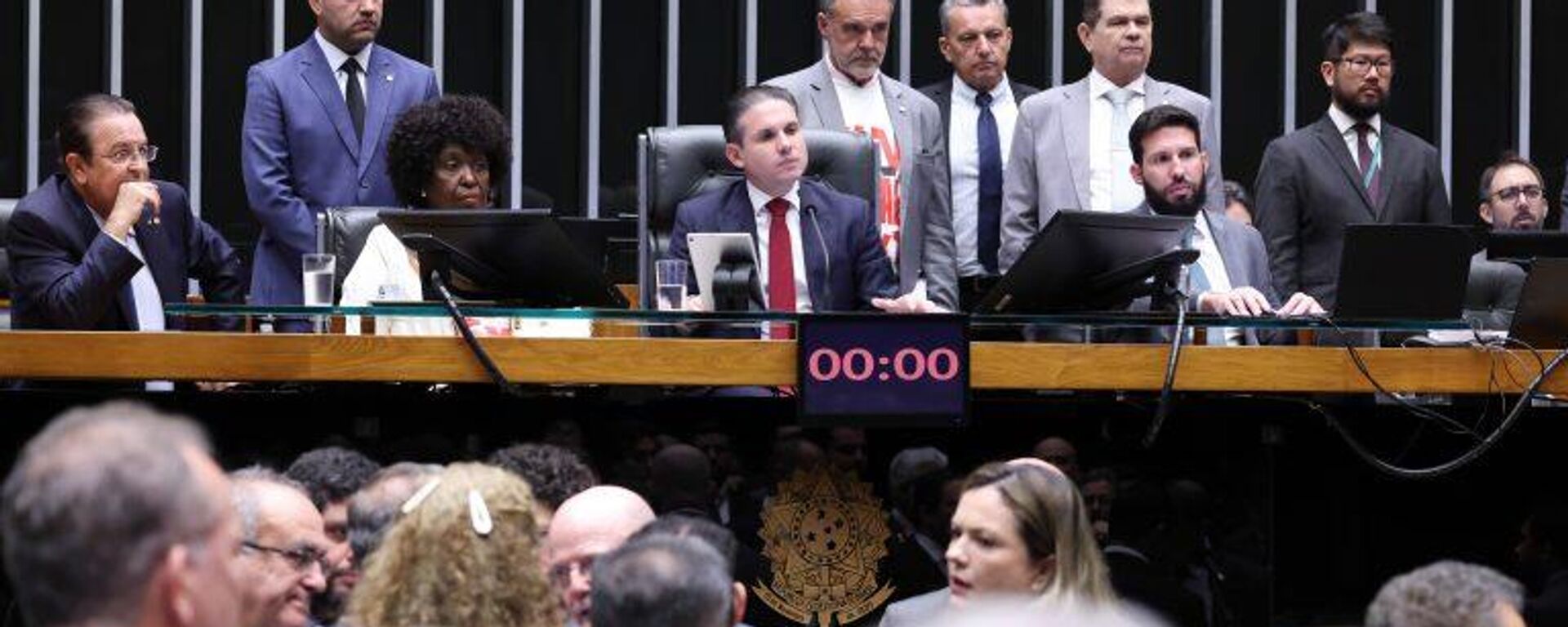Votação em primeiro turno da PEC que prevê o fim da escala 6x1. 27 de maio de 2026 - Sputnik Brasil, 1920, 27.05.2026