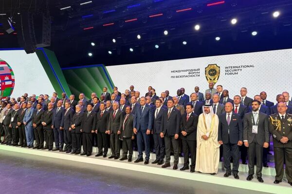 Delegações estrangeiras reunidas em plenária do I Fórum Internacional de Segurança em Moscou - Sputnik Brasil