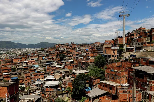 Aglomerado de casas no Complexo do Alemão, no Rio de Janeiro. 26 de dezembro de 2024 - Sputnik Brasil