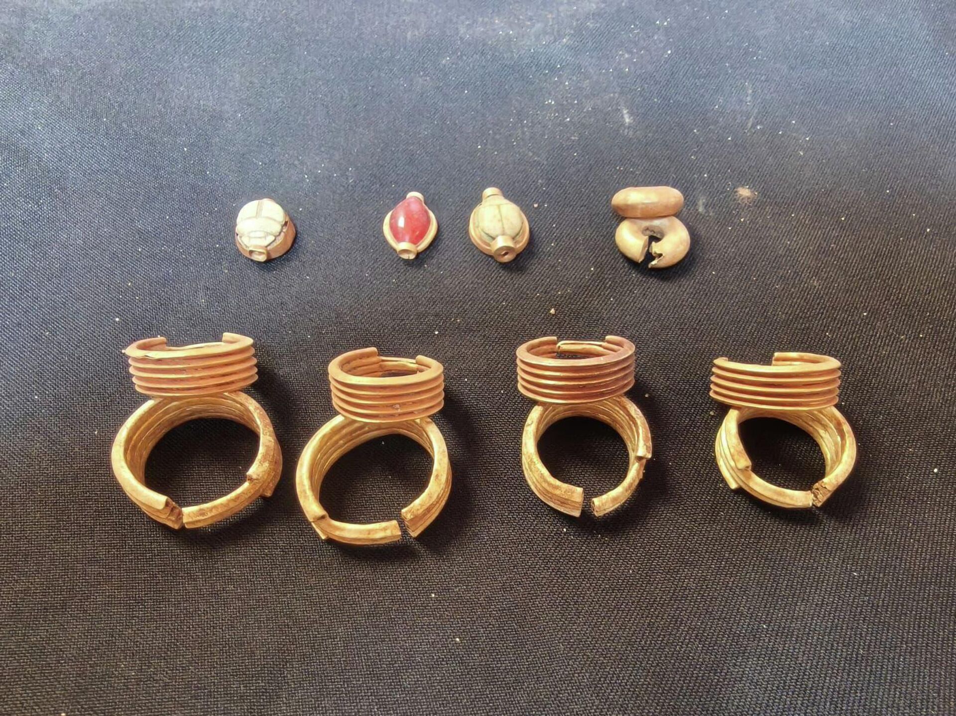 Objetos funerários raros encontrados em Heliópolis, no Egito  - Sputnik Brasil, 1920, 05.06.2026