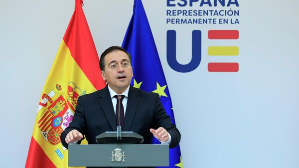 O ministro das Relações Exteriores da Espanha, José Manuel Albares Bueno, discursa em uma coletiva de imprensa antes das negociações sobre o Oriente Médio em Bruxelas, 27 de maio de 2024 - Sputnik Brasil