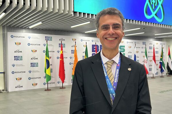 Fábio Borges de Oliveira, diretor do Laboratório Nacional de Computação Científica (LNCC), vinculado ao Ministério da Ciência, Tecnologia e Inovação (MCTI), esteve presente no I Fórum do BRICS para Tecnologias Quânticas, em Moscou - Sputnik Brasil