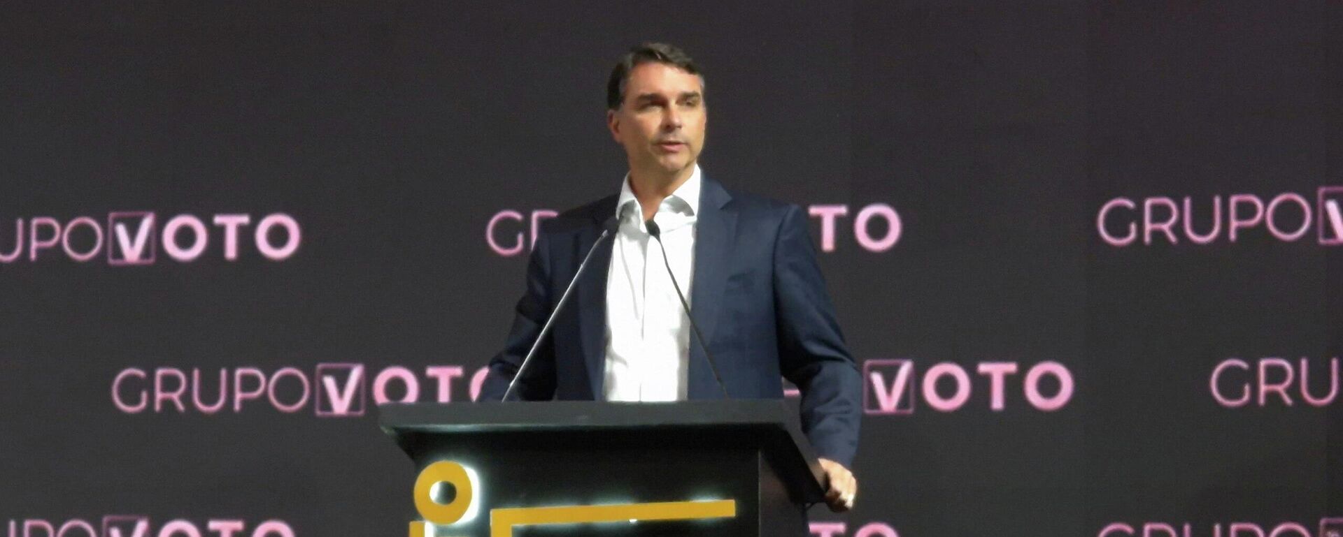 Pré-candidato à Presidência do Brasil, Flávio Bolsonaro discursa em evento empresarial feminino em São Paulo, em 8 de junho de 2026 - Sputnik Brasil, 1920, 08.06.2026