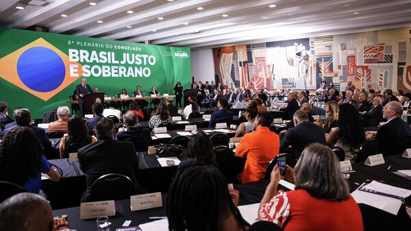 O presidente Luiz Inácio Lula da Silva abre a 6ª Reunião Plenária do Conselho de Desenvolvimento Econômico Social Sustentável (CDESS), conhecido como Conselhão, no Palácio Itamaraty, Brasília, 4 de dezembro de 2025 - Sputnik Brasil