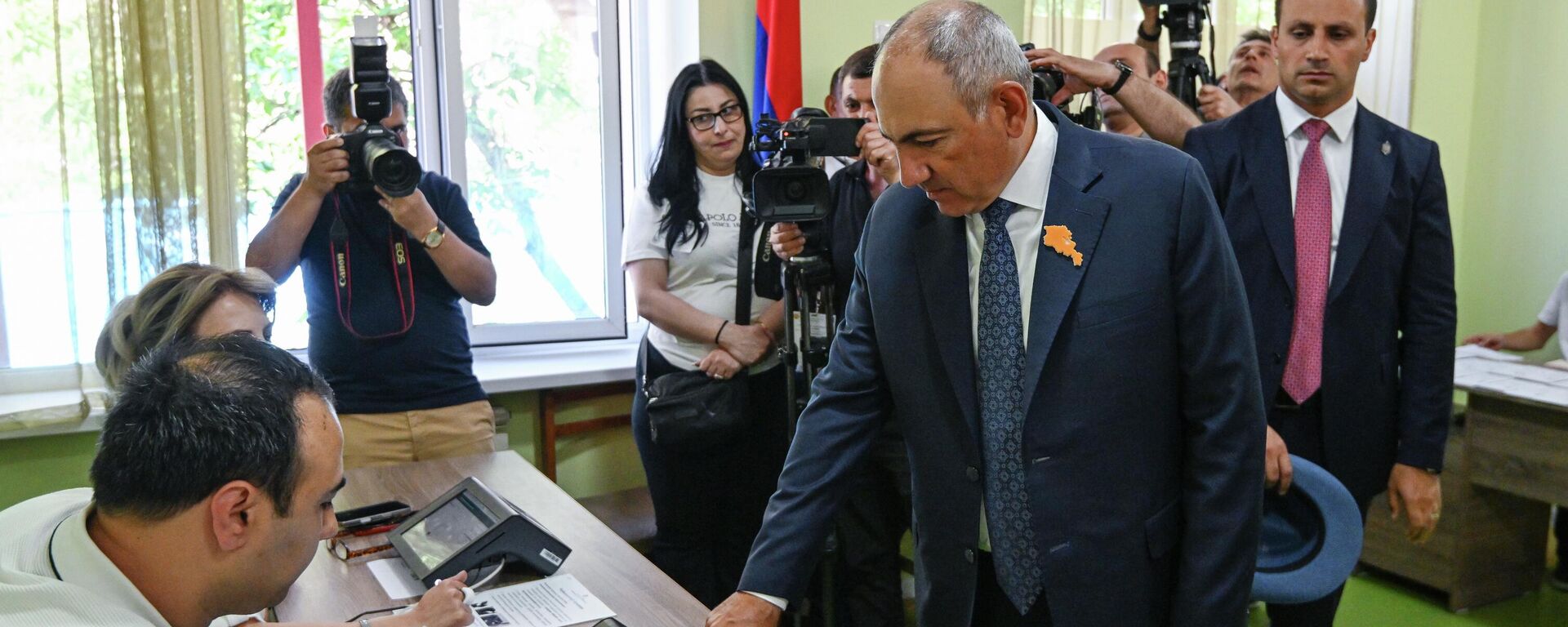 O primeiro-ministro da Armênia, Nikol Pashinyan, durante as eleições. - Sputnik Brasil, 1920, 10.06.2026