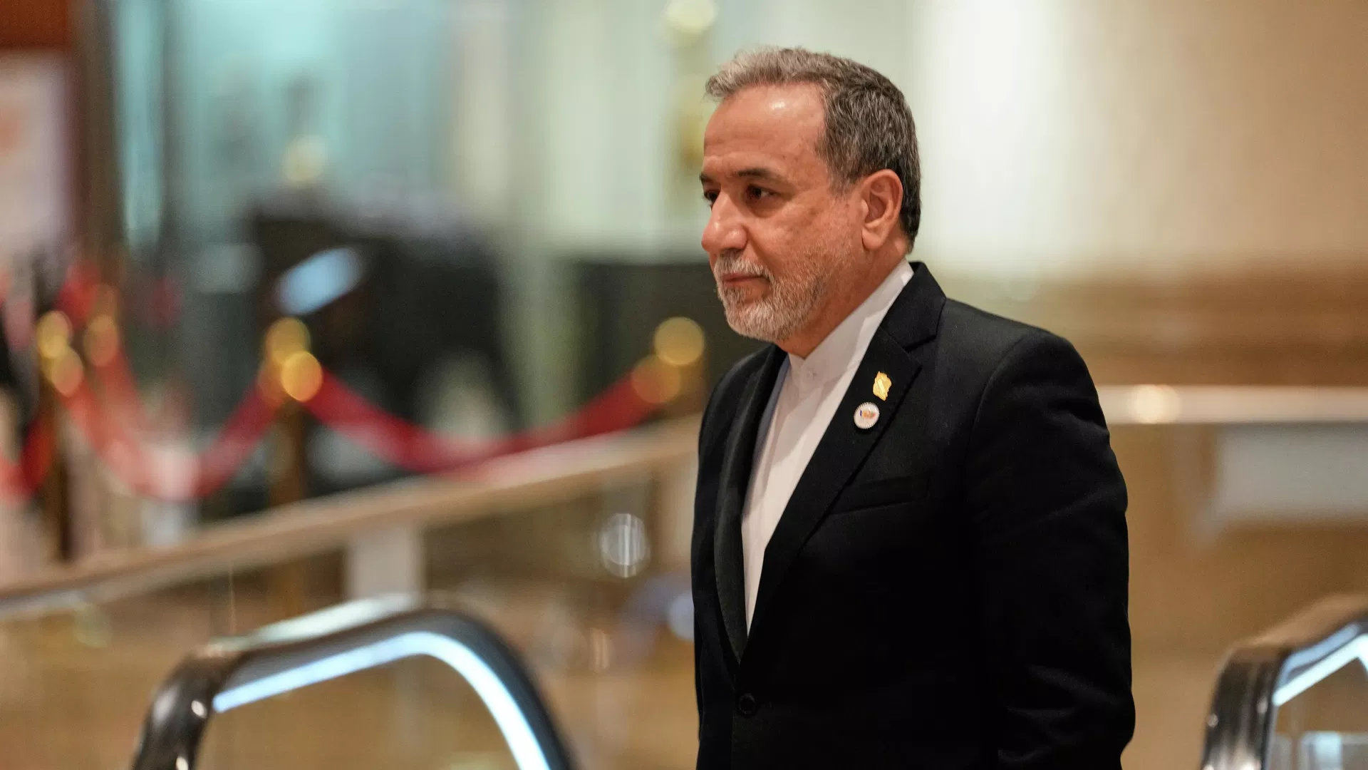 O ministro das Relações Exteriores do Irã, Abbas Araghchi, chega para uma reunião durante a cúpula do BRICS em Nova Deli. Índia, 14 de maio de 2026 - Sputnik Brasil, 1920, 15.09.2026