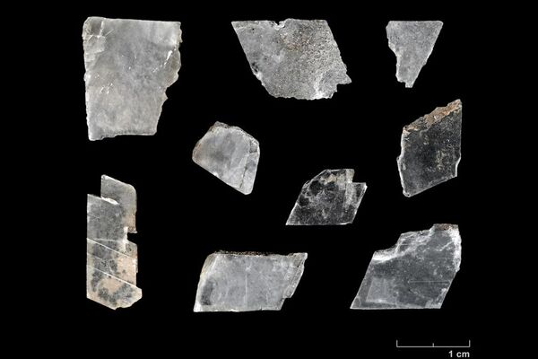 Entre os achados raros estão fragmentos de gesso cristalino transparente, que eram utilizados, por exemplo, como vidraças. - Sputnik Brasil