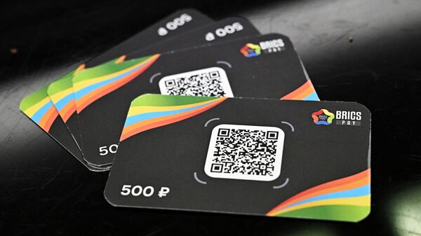 Cartões promocionais do serviço de pagamentos BRICS Pay, apresentados no Fórum Empresarial do BRICS em Moscou - Sputnik Brasil