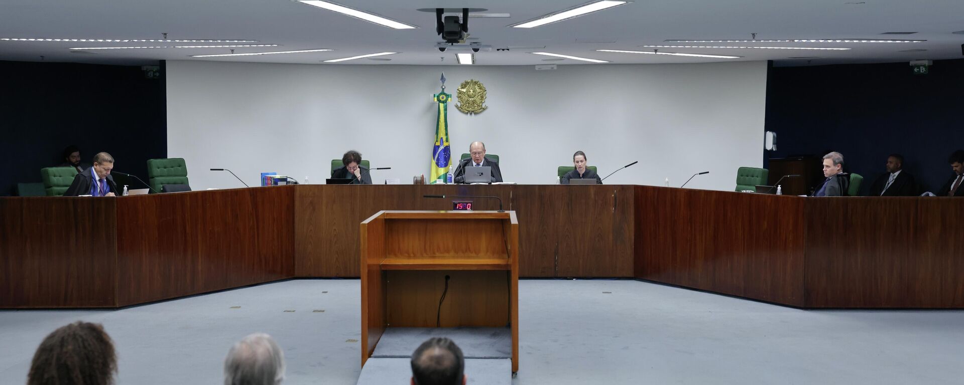 Ministros da Segunda Turma do Supremo Tribunal Federal (STF) participam de sessão em 16 de junho de 2026 - Sputnik Brasil, 1920, 16.06.2026