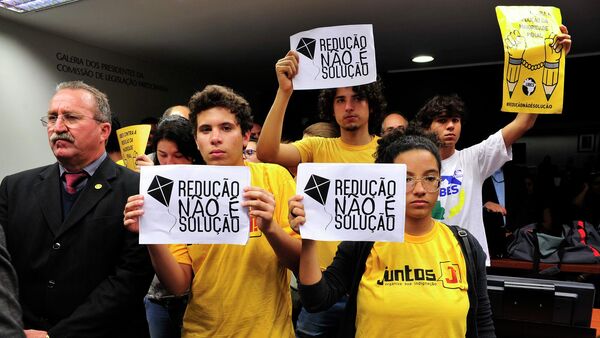 Audiência pública e reunião ordinária sobre PEC da Maioridade Penal em 2015 - Sputnik Brasil
