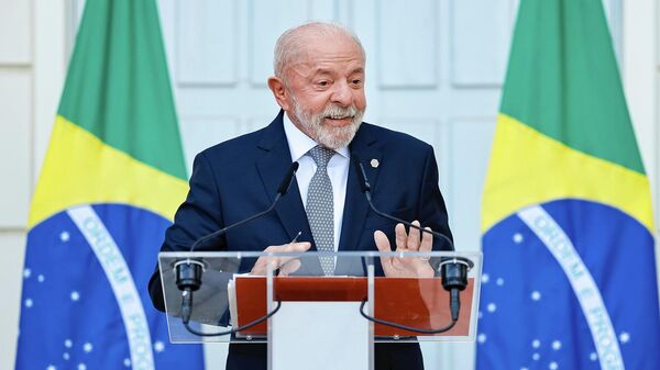 O presidente do Brasil, Luiz Inácio Lula da Silva, durante entrevista coletiva na residência da missão permanente do Brasil junto às Nações Unidas. Genebra, Suíça, 17 de junho de 2025 - Sputnik Brasil