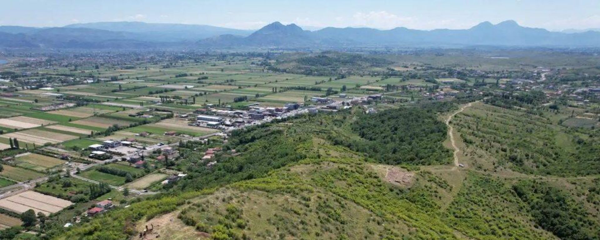 Vista de local de escavação na Albânia. - Sputnik Brasil, 1920, 13.09.2026