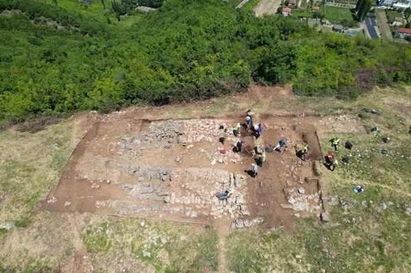 Local, onde foram escavadas as fundações do templo helenístico. - Sputnik Brasil