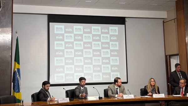 Coletiva na sede do Ministério da Fazenda sobre novo conjunto de medidas para ampliar o combate às bets ilegais - Sputnik Brasil