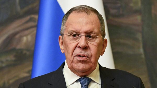 O ministro das Relações Exteriores da Rússia, Sergei Lavrov, em uma coletiva de imprensa em Moscou, em 19 de junho de 2026 - Sputnik Brasil