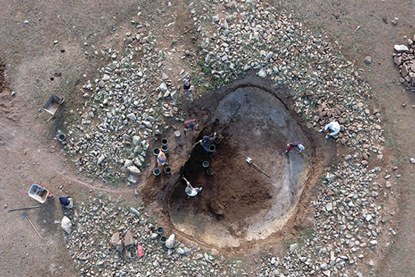 Túmulos encontrados na necrópole de Tamir. Túmulos encontrados na necrópole de Tamir. - Sputnik Brasil