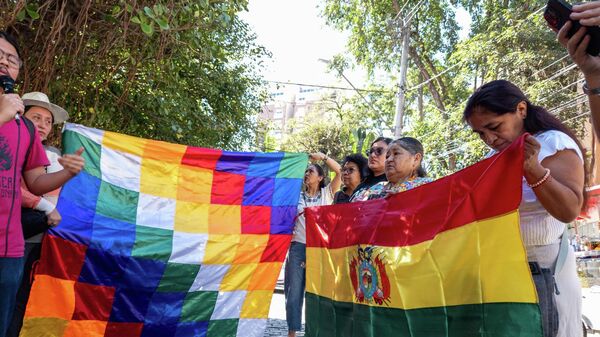 Bolivianos em São Paulo protestam, em 22 de junho de 2026, em solidariedade às mobilizações no país, que já duram quase dois meses - Sputnik Brasil